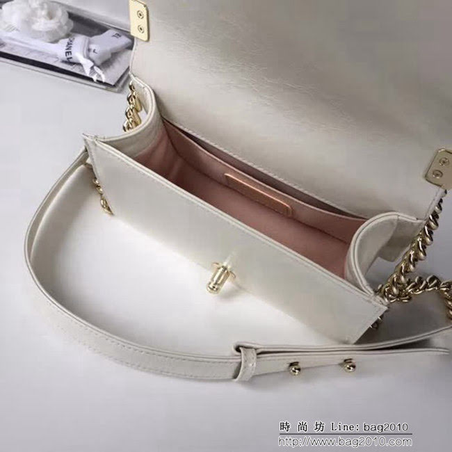 香奈兒CHANEL 米白色2018FW款皺紋小牛皮編織V線鏈條單肩斜挎包 DSC2120